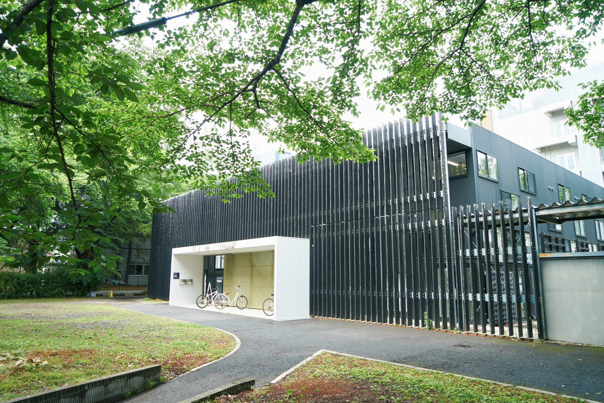 2012年には、五十嵐さんが監修した国際巡回展「3.11―東日本大震災の直後、建築家はどう対応したか」（国際交流基金）のキックオフ展示が『カタヒラ・テン』で開催され、その内容が世界的な注目を集めた。