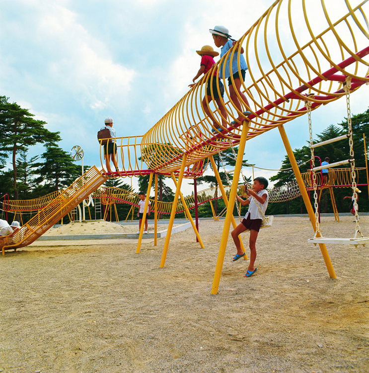 向山中央公園の「道の巨大遊具」設計に込めた想い