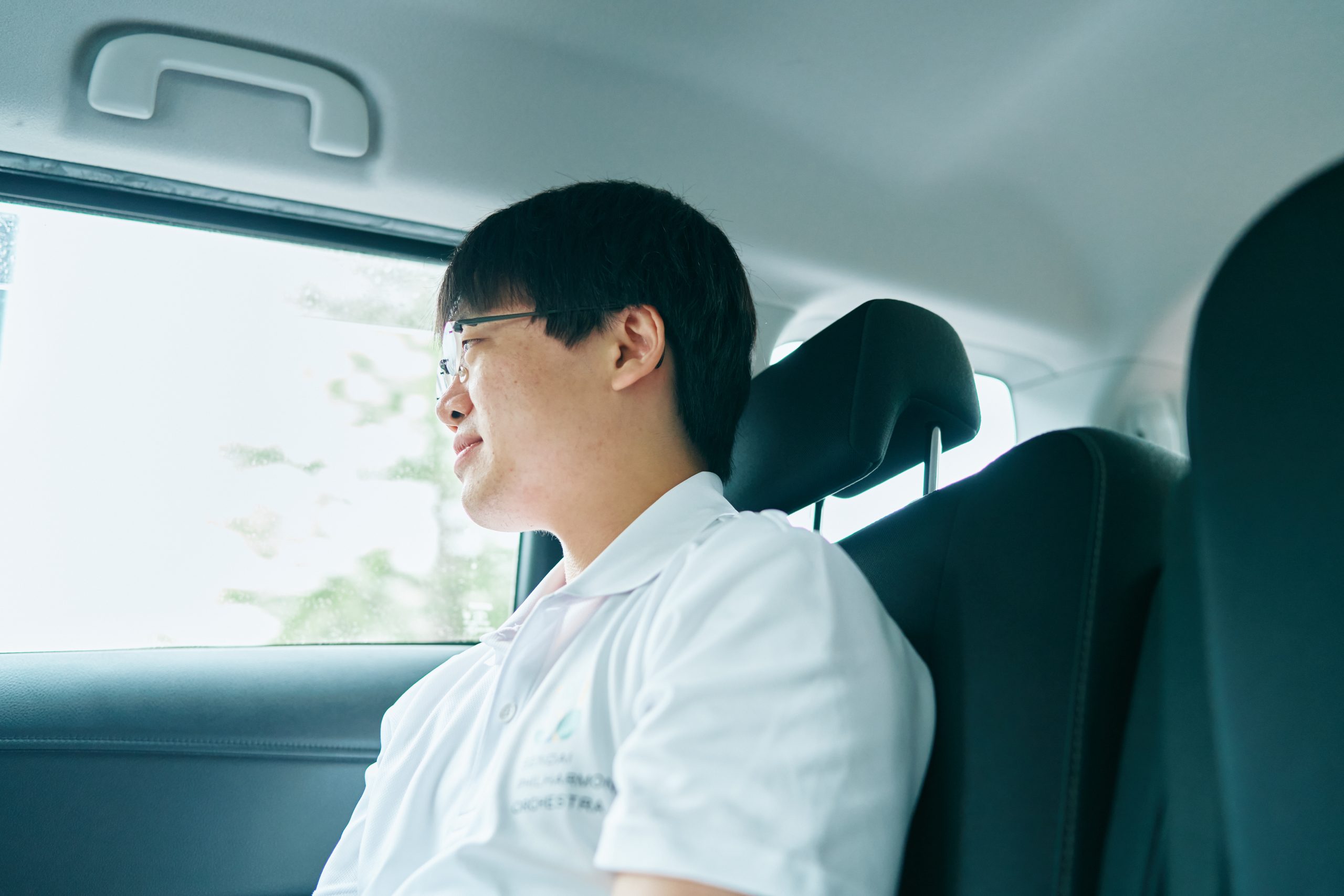 移動中の車内では、仙台フィルのスタッフと会話を交わすことも多い。「あのソリストすごく上手でしたよ、なんて話題になることもありますね」