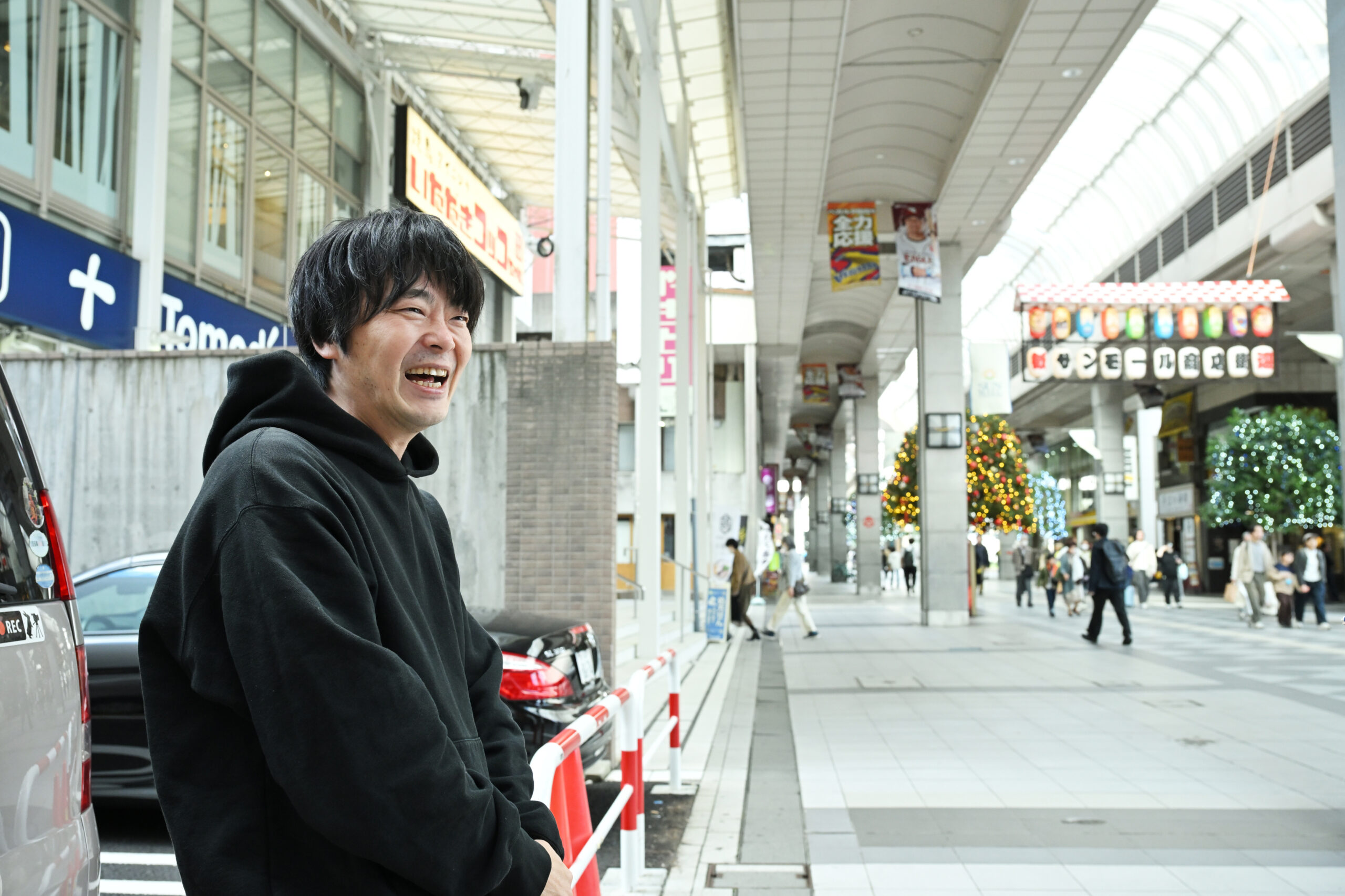 初めてライブに行ったのは小学5年生。母親にお願いして、当時ファンだった永井真理子の公演に訪れた。「会場はイズミティ21でした。本編が終わってすぐ、アンコールがあることを知らず母に促されて会場を出たのですが、中から音楽が聞こえてきて。『まだやってたじゃん！』って。悔しかったなあ」