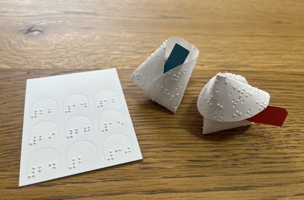 事業レビュー｜みえない人とみえるひとが協力して点字を捉え直す仕事づくり