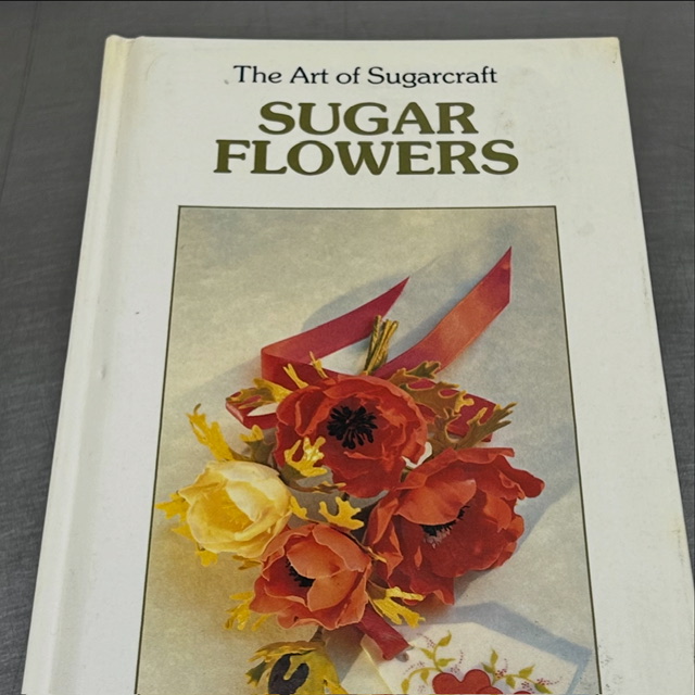 シュガークラフトの専門書『SUGAR FLOWERS』――進むべき道を広げてくれた本